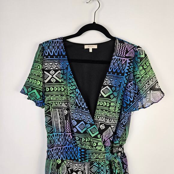 HALO Short Sleeve Romper SIze Medium Deep Plunge V Neck Wrap Style TIe - Picture 5 of 10